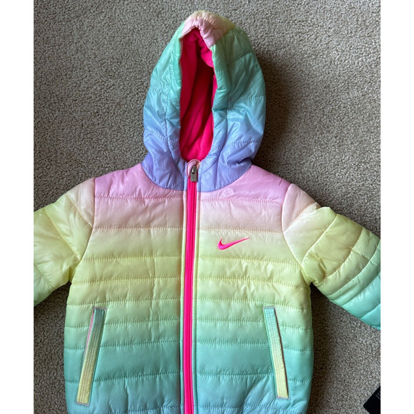 NWT Nike Rainbow Ombre Essential Hooded Winter Puffer Jacket 26G461-W6U Girls 2T - Picture 2 of 9